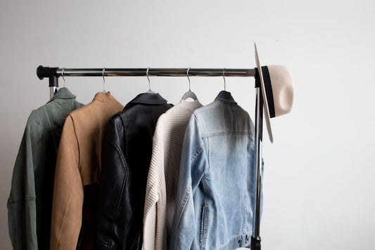 Modernes Mockneck Strickshirt